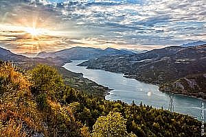 Lac Serre-Ponçon Alpes de Haute Provence