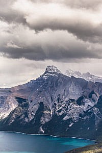 Lac Minnewanka parc national de Banff Canada