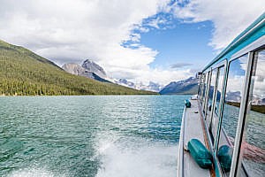 Bateau Maligne Lake Tour Jasper Canada