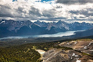 Lac Maligne Bald Hills Jasper Canada